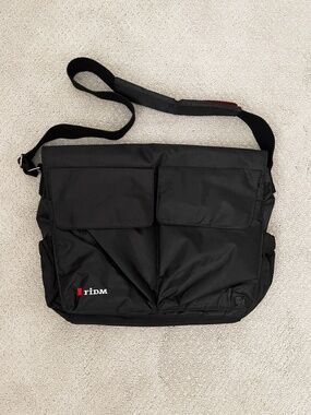 New FIDM Black Nylon Messenger Bag ~ Rare Find!